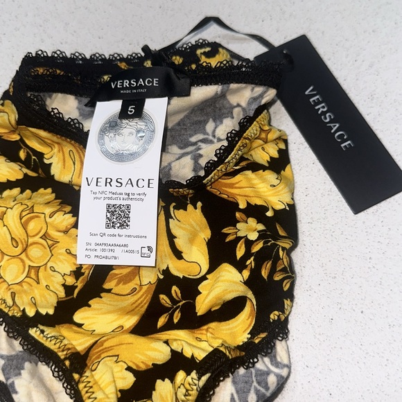 Versace Barocco Brief BNWT size 5 /XL - Picture 9 of 10